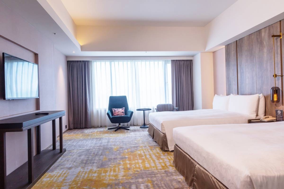 花蓮住宿優惠【花蓮美侖大飯店】全新改裝房型，超美渡假泳池、室內遊戲區，早餐可以吃到13:00