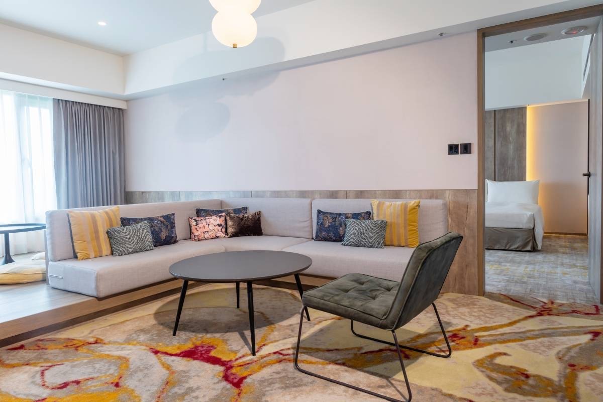 花蓮住宿優惠【花蓮美侖大飯店】全新改裝房型，超美渡假泳池、室內遊戲區，早餐可以吃到13:00