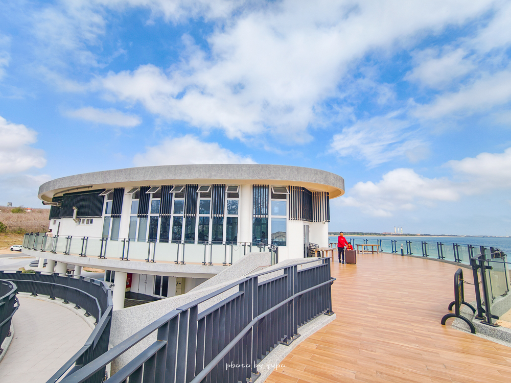 澎湖咖啡廳推薦｜笑ㄟ咖啡澎湖店，隘門沙灘海景第一排，空ㄟ農場最新場域、窯烤披薩必吃、菜單價位