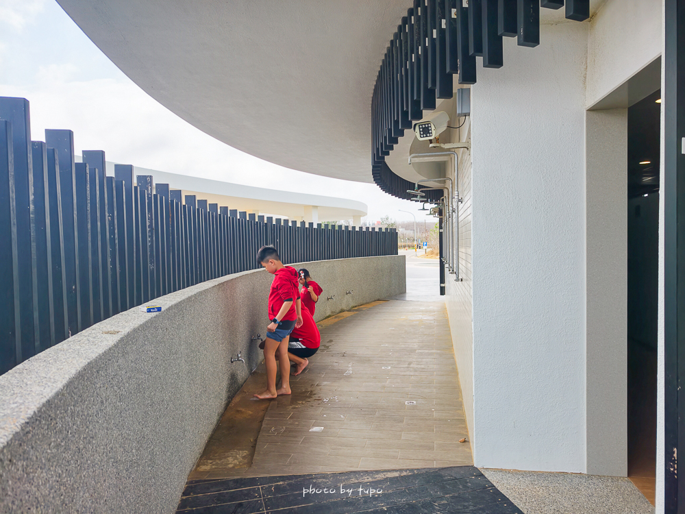 澎湖咖啡廳推薦｜笑ㄟ咖啡澎湖店，隘門沙灘海景第一排，空ㄟ農場最新場域、窯烤披薩必吃、菜單價位