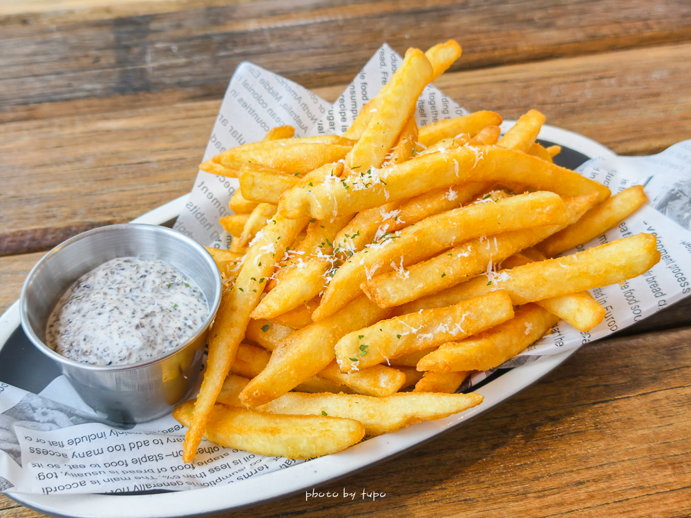 澎湖咖啡廳推薦｜笑ㄟ咖啡澎湖店，隘門沙灘海景第一排，空ㄟ農場最新場域、窯烤披薩必吃、菜單價位