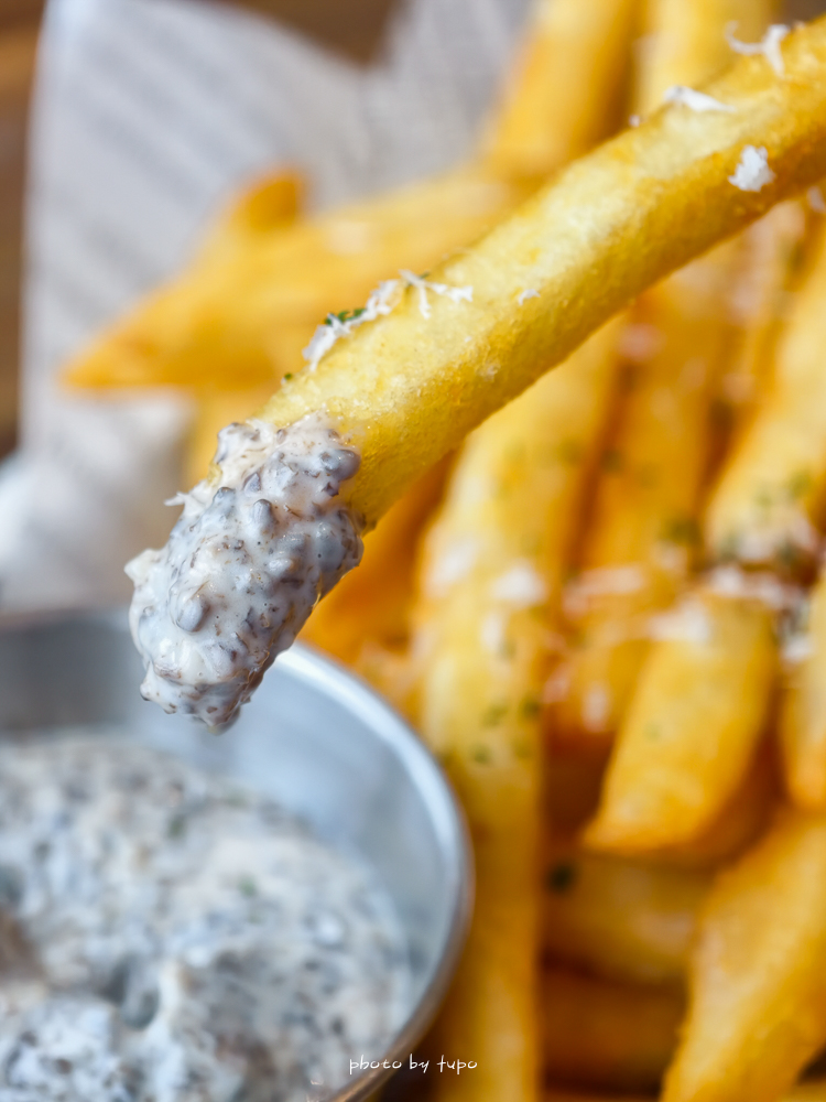 澎湖咖啡廳推薦｜笑ㄟ咖啡澎湖店，隘門沙灘海景第一排，空ㄟ農場最新場域、窯烤披薩必吃、菜單價位