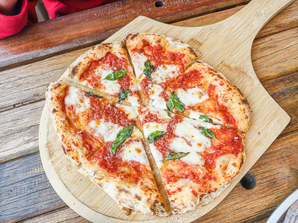 澎湖咖啡廳推薦｜笑ㄟ咖啡澎湖店，隘門沙灘海景第一排，空ㄟ農場最新場域、窯烤披薩必吃、菜單價位