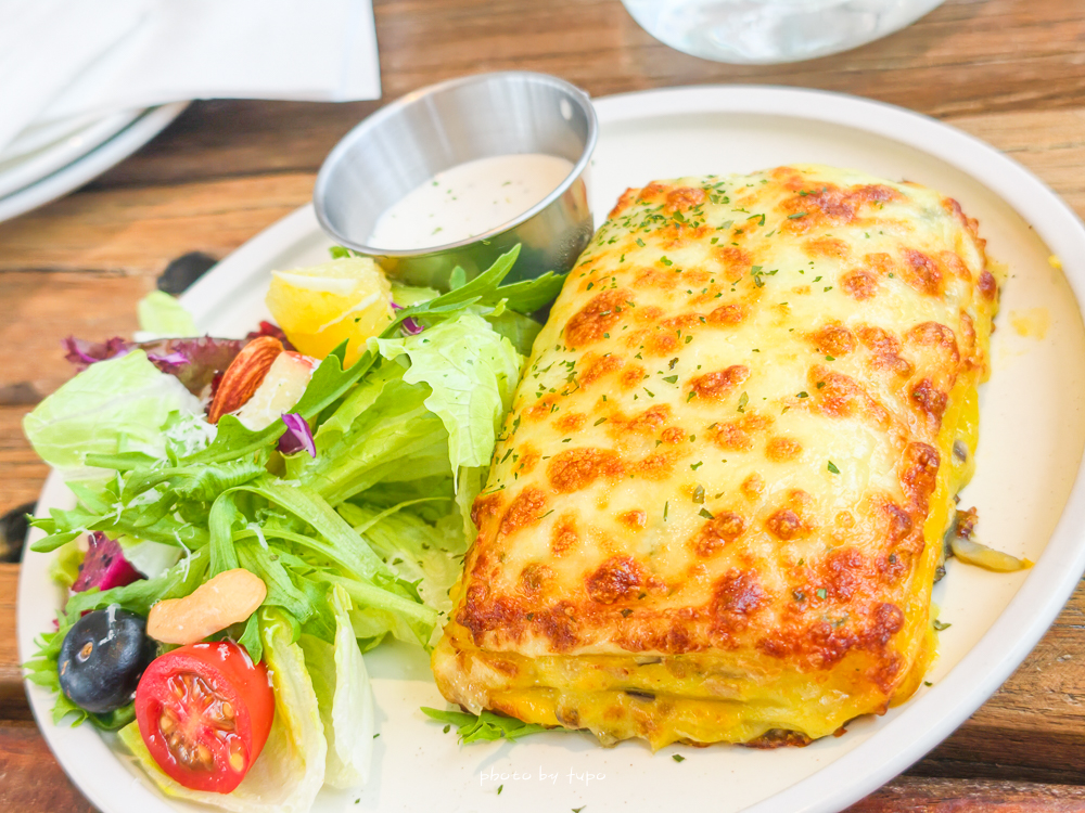 澎湖咖啡廳推薦｜笑ㄟ咖啡澎湖店，隘門沙灘海景第一排，空ㄟ農場最新場域、窯烤披薩必吃、菜單價位