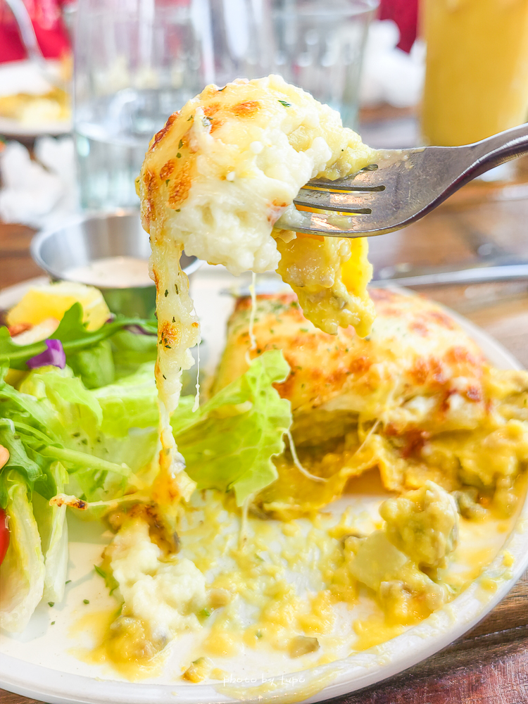 澎湖咖啡廳推薦｜笑ㄟ咖啡澎湖店，隘門沙灘海景第一排，空ㄟ農場最新場域、窯烤披薩必吃、菜單價位