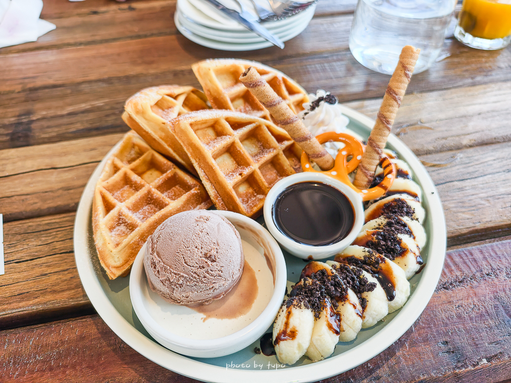 澎湖咖啡廳推薦｜笑ㄟ咖啡澎湖店，隘門沙灘海景第一排，空ㄟ農場最新場域、窯烤披薩必吃、菜單價位