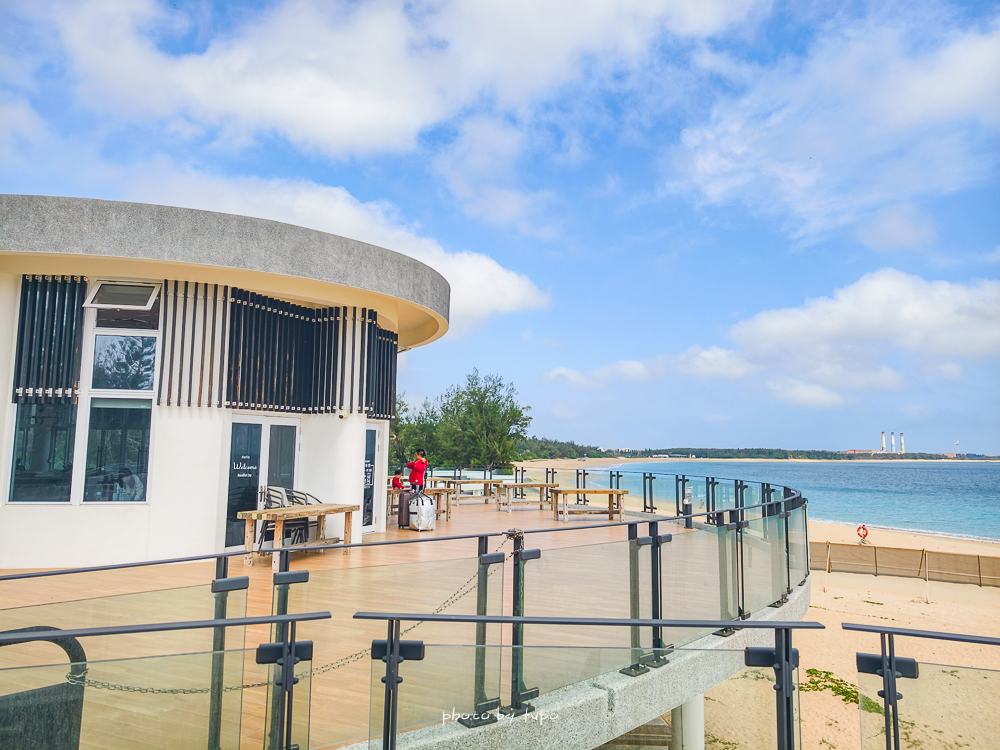 澎湖咖啡廳推薦｜笑ㄟ咖啡澎湖店，隘門沙灘海景第一排，空ㄟ農場最新場域、窯烤披薩必吃、菜單價位