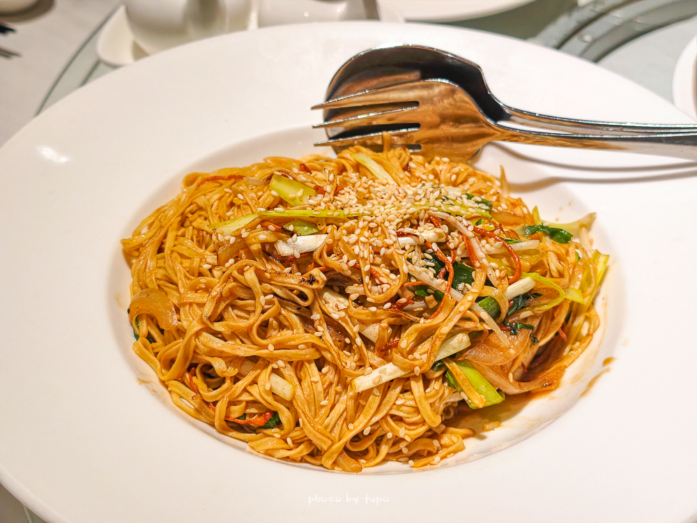 桃園親子飯店推薦【南方莊園渡假飯店】超狂溫水SPA泳池、親子設施、房型開箱，爆米花棉花糖迎賓超有心