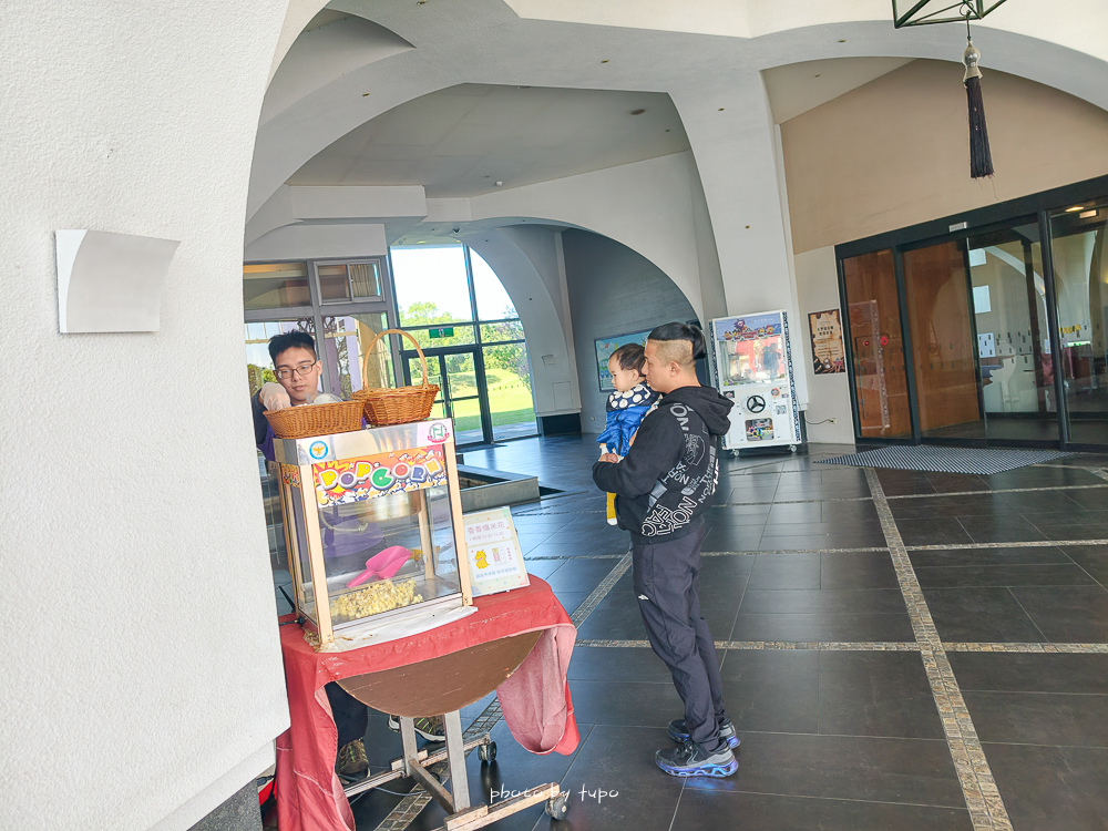 桃園親子飯店推薦【南方莊園渡假飯店】超狂溫水SPA泳池、親子設施、房型開箱，爆米花棉花糖迎賓超有心