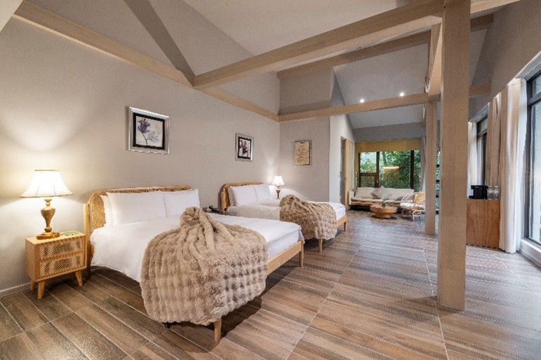 花蓮瑞穗住宿推薦｜天成逸旅-蝴蝶谷，森林溫泉Villa一泊三食，螢火蟲季必住＋煮蛋煮玉米＋夜免費吃