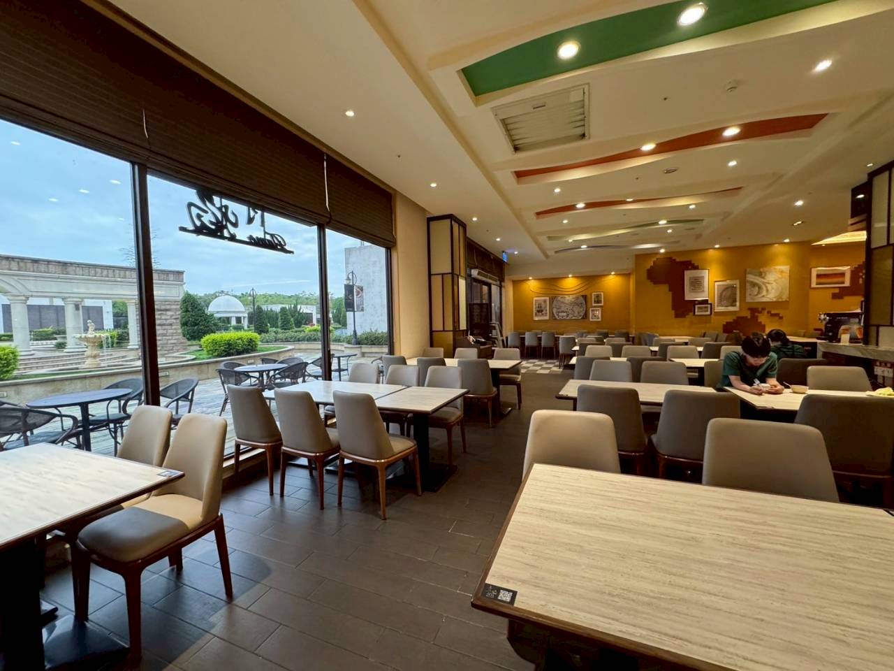 2026台中麗寶樂園暑假住宿團購「台中麗寶福容飯店」2大1小雙日樂園門票住宿專案，加碼最新青焰晚餐吃到飽