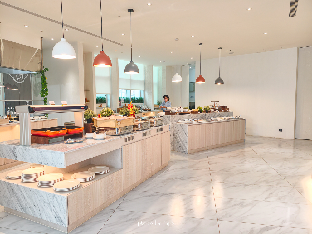 墾丁海景飯店推薦｜風華渡假酒店墾丁館：無邊際泳池＋山海景第一排，早餐吃到13:30超狂