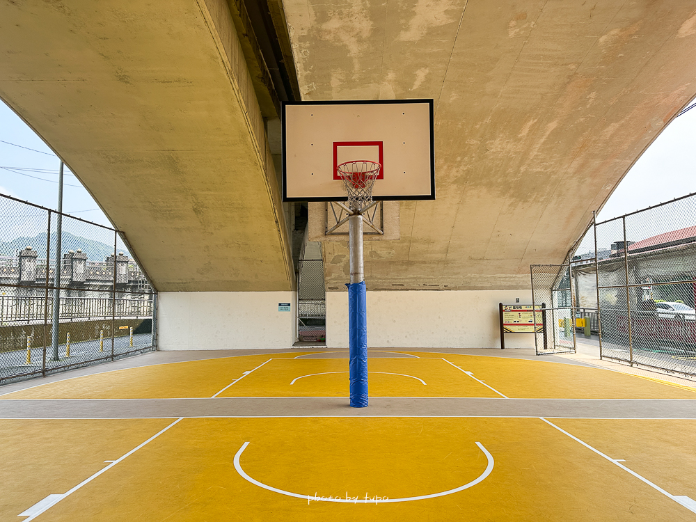 汐止雨天備案景點｜汐止長安橋下公園遊戲區開放！不怕下雨也不怕太陽，七大遊戲區一次玩