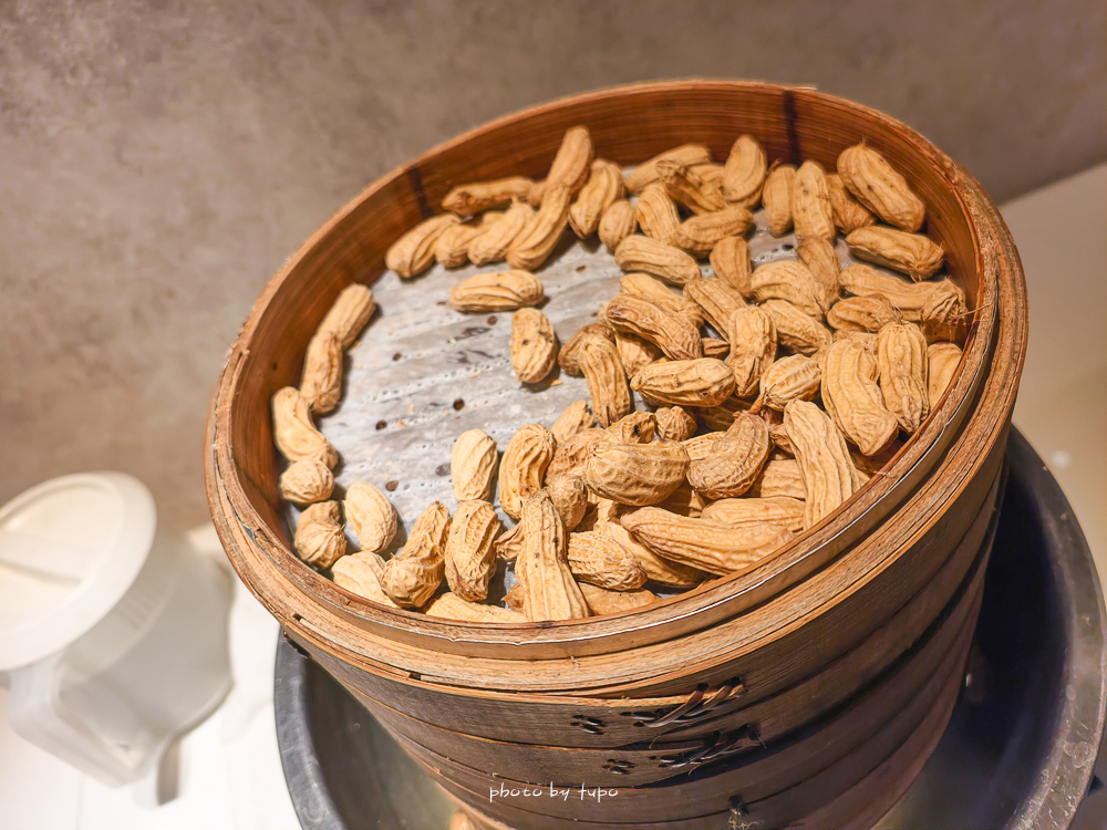 花蓮親子飯店推薦｜勤天大飯店花蓮館，水豚君主題房＋房內溜滑梯球池＋一泊三食宵夜吃到飽