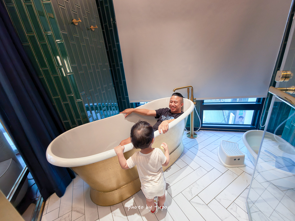 台中住宿推薦2026|最強黑馬奢華飯店!OKU Hotel Taichung歐酷酒店,米其林指南推薦、三層樓高室內酒塔、冠軍調酒師酒吧,近台中車站 台中住宿推薦2026|最強黑馬奢華飯店!OKU Hotel Taichung歐酷酒店,米其林指南推薦、三層樓高室內酒塔、冠軍調酒師酒吧,近台中車站