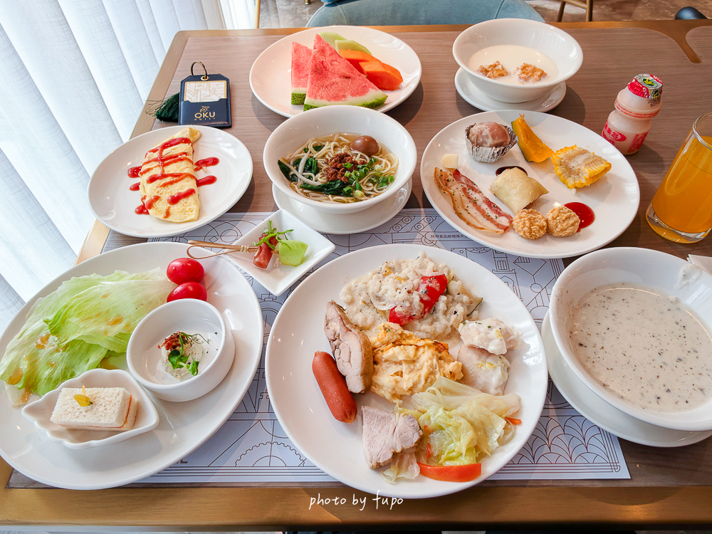 台中住宿推薦2026｜最強黑馬奢華飯店！OKU Hotel Taichung歐酷酒店，米其林指南推薦、三層樓高室內酒塔、冠軍調酒師酒吧，近台中車站