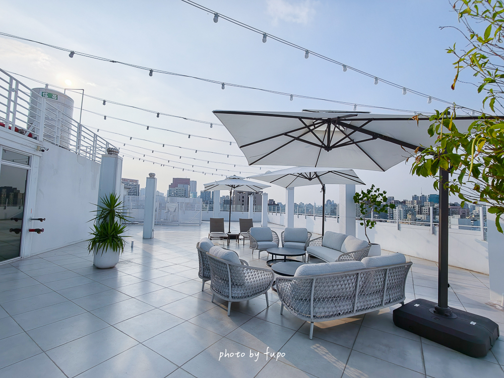 台中住宿推薦2026|最強黑馬奢華飯店!OKU Hotel Taichung歐酷酒店,米其林指南推薦、三層樓高室內酒塔、冠軍調酒師酒吧,近台中車站 台中住宿推薦2026|最強黑馬奢華飯店!OKU Hotel Taichung歐酷酒店,米其林指南推薦、三層樓高室內酒塔、冠軍調酒師酒吧,近台中車站