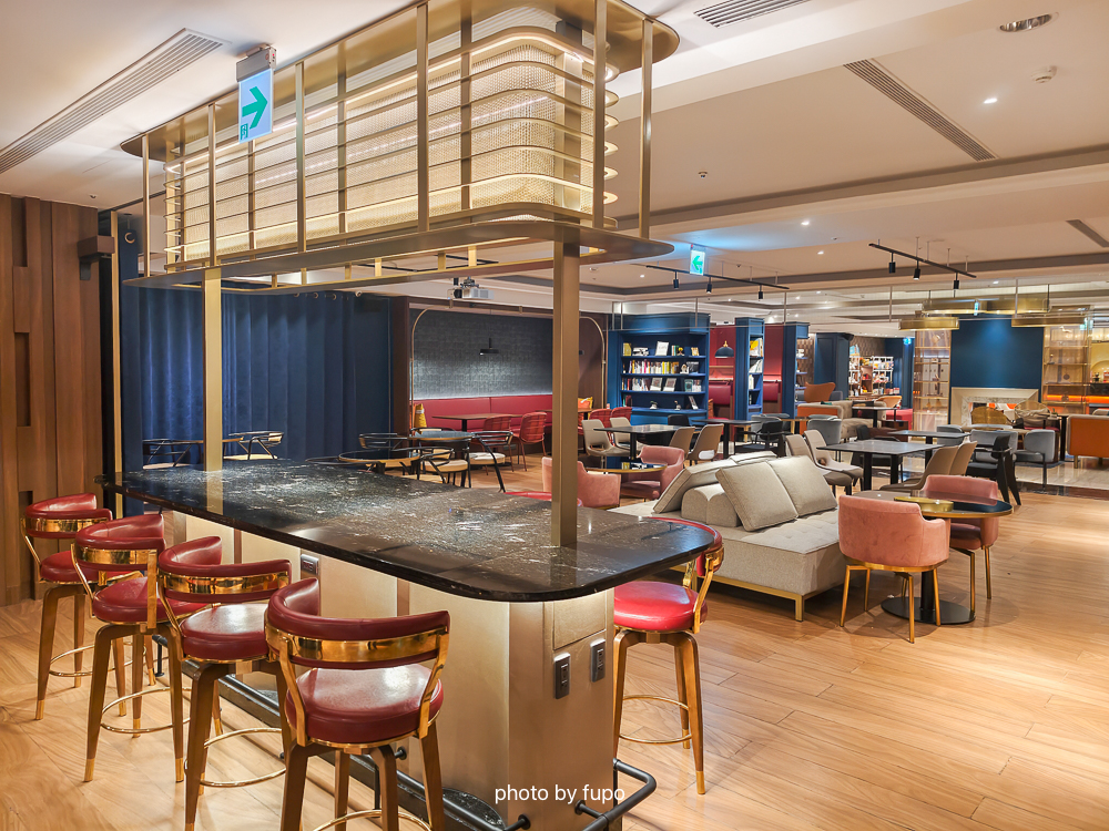 台中住宿推薦2026｜悅樂旅店台中文心OLAH，超大交誼廳．20種宵夜泡麵吃到飽．近崇德文心捷運｜小腹婆團購優惠