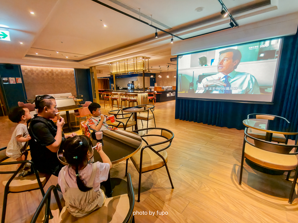 台中住宿推薦2026｜悅樂旅店台中文心OLAH，超大交誼廳．20種宵夜泡麵吃到飽．近崇德文心捷運｜小腹婆團購優惠