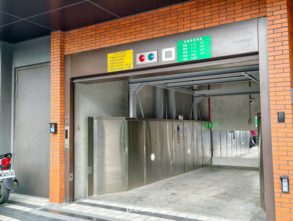 瑞芳住宿推薦2026｜芳印鐵旅Fun inn，最新鐵道主題飯店，房內看火車，走路就到瑞芳火車站，近九份金瓜石猴硐