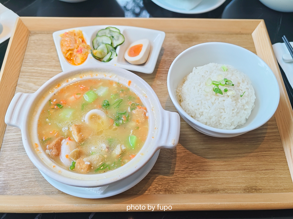 2026台北住宿推薦｜台北漢來大飯店實住開箱，無邊際泳池．25F貴賓軒行政酒廊吃到飽．島語自助餐．南港展覽館旁｜小腹婆團購優惠