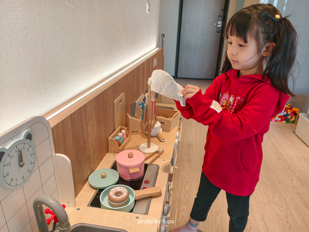 嘉義住宿推薦2026｜嘉義里亞行旅Liyaou Hotel，房間就是遊戲區．玩具租借回房．近嘉義火車站｜小腹婆團購優惠