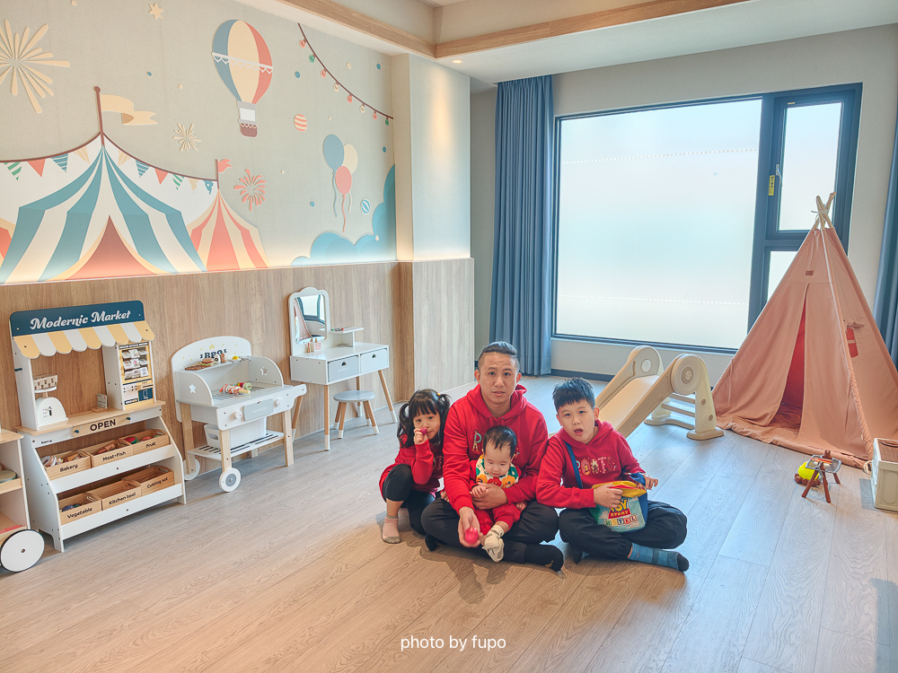 嘉義住宿推薦2026｜嘉義里亞行旅Liyaou Hotel，房間就是遊戲區．玩具租借回房．近嘉義火車站｜小腹婆團購優惠 @小腹婆大世界