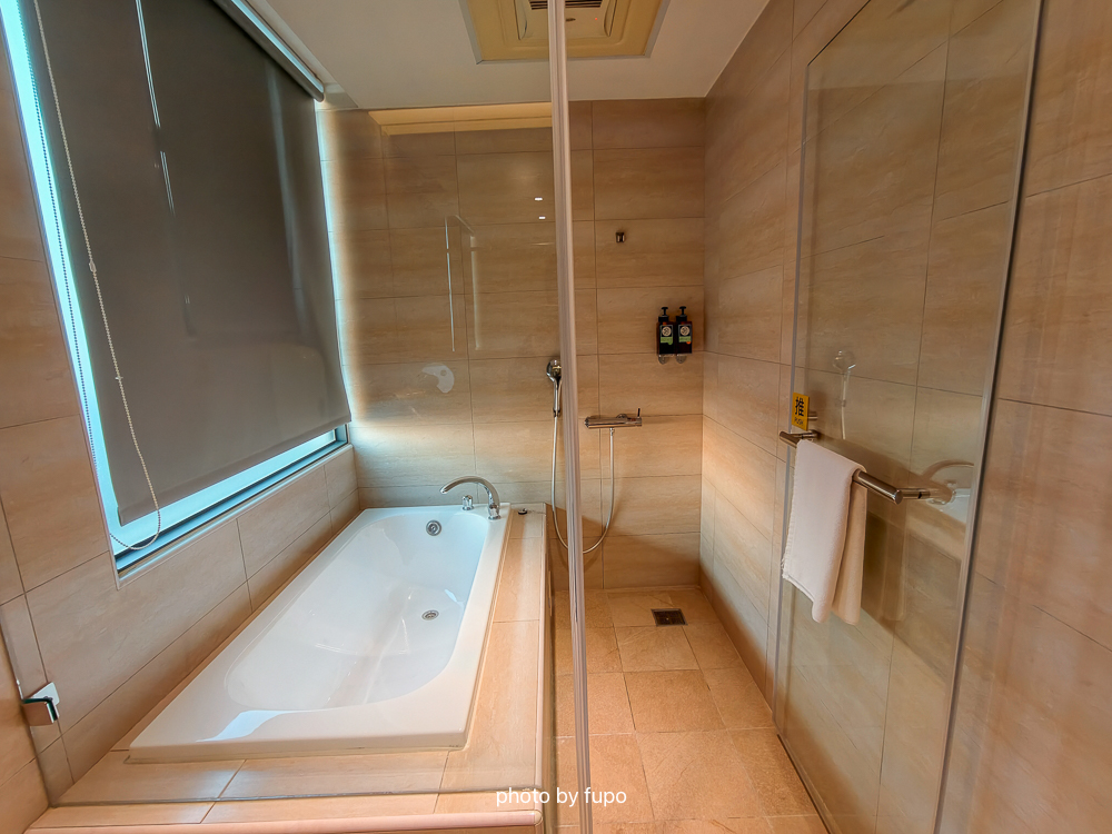 嘉義住宿推薦2026｜嘉義里亞行旅Liyaou Hotel，房間就是遊戲區．玩具租借回房．近嘉義火車站｜小腹婆團購優惠