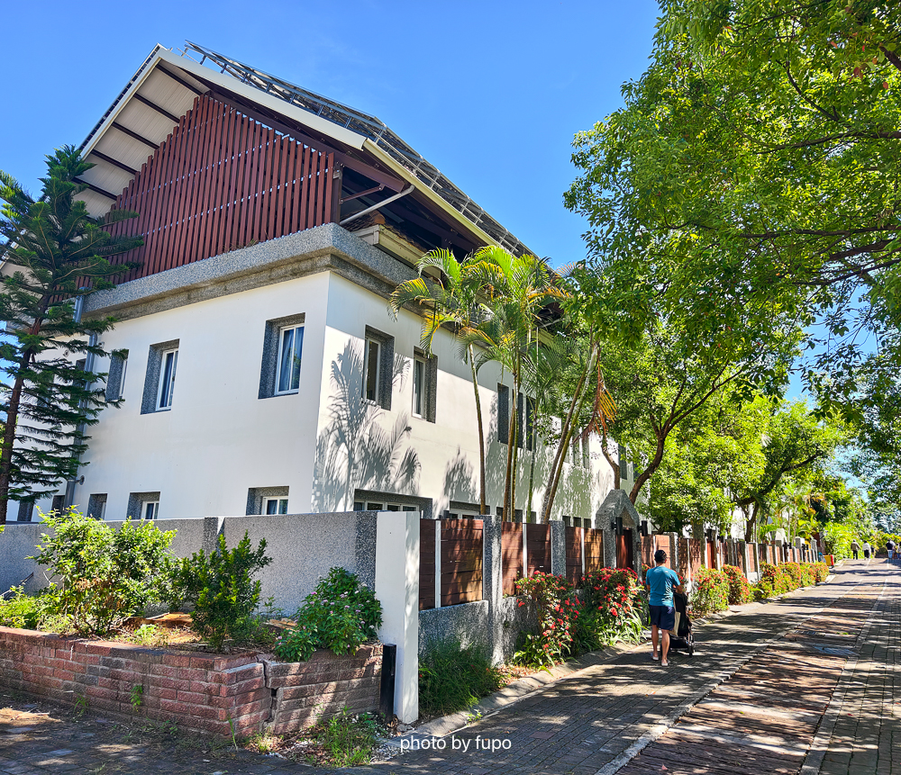 2026 台東池上住宿推薦｜日暉國際渡假村實住開箱，台東最大南洋風渡假村、Villa 房間開門就是獨享泳池、小腹婆團購優惠