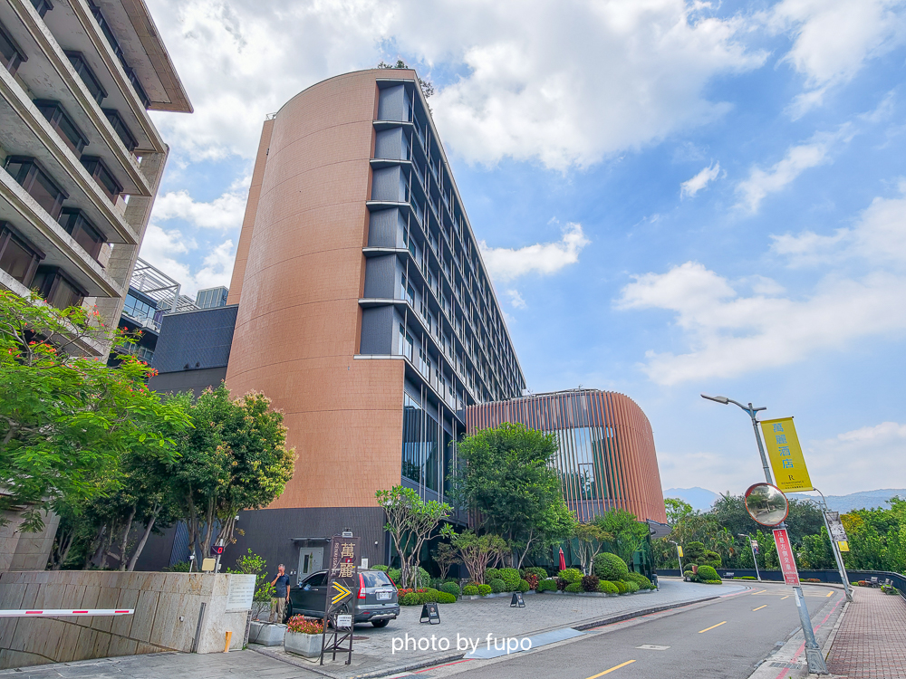 台北士林萬麗酒店住宿心得｜森林系山景無邊際泳池、房型早餐與優缺點，附近景點一次看