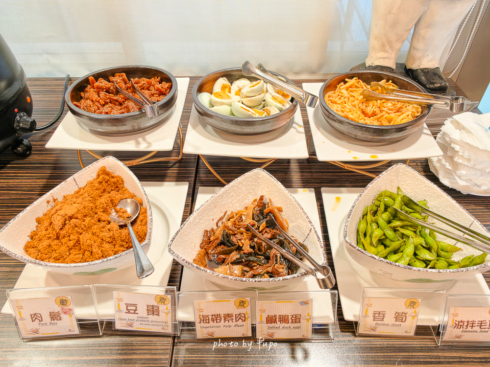 礁溪中冠礁溪大飯店｜礁溪超狂玩水飯店，飯店就有全宜蘭最強星河傳說水世界、五層樓 360 度滑水道，走路直達湯圍溝公園