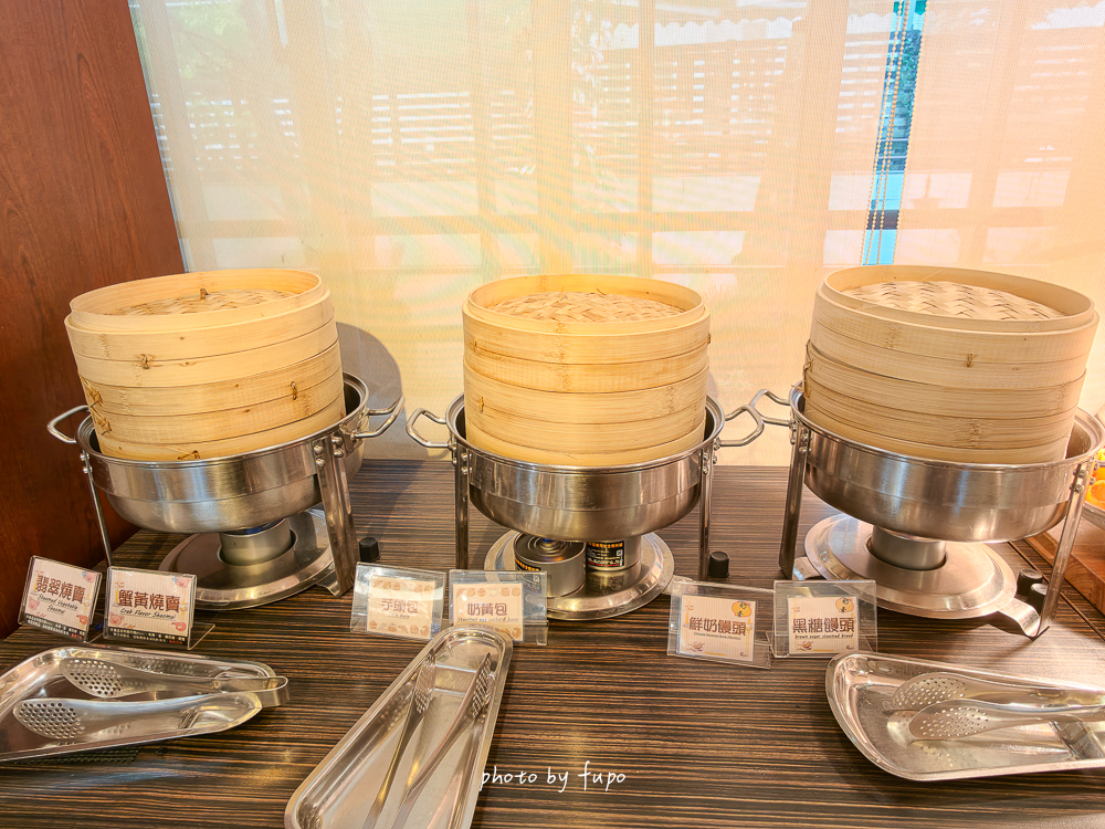 礁溪中冠礁溪大飯店｜礁溪超狂玩水飯店，飯店就有全宜蘭最強星河傳說水世界、五層樓 360 度滑水道，走路直達湯圍溝公園