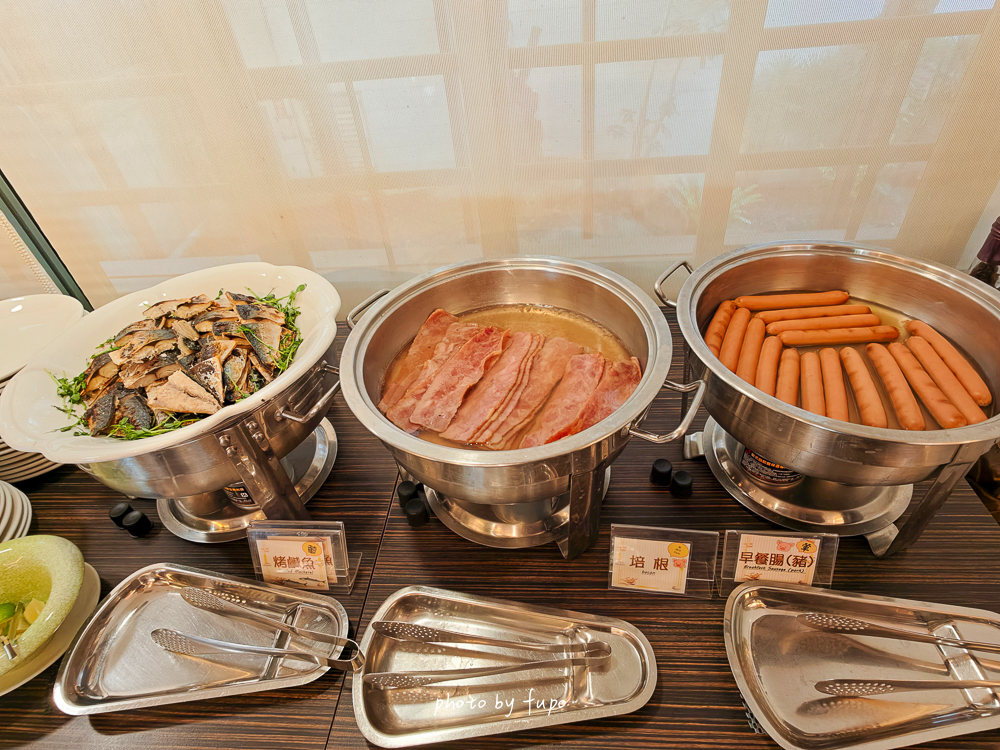 礁溪中冠礁溪大飯店｜礁溪超狂玩水飯店，飯店就有全宜蘭最強星河傳說水世界、五層樓 360 度滑水道，走路直達湯圍溝公園