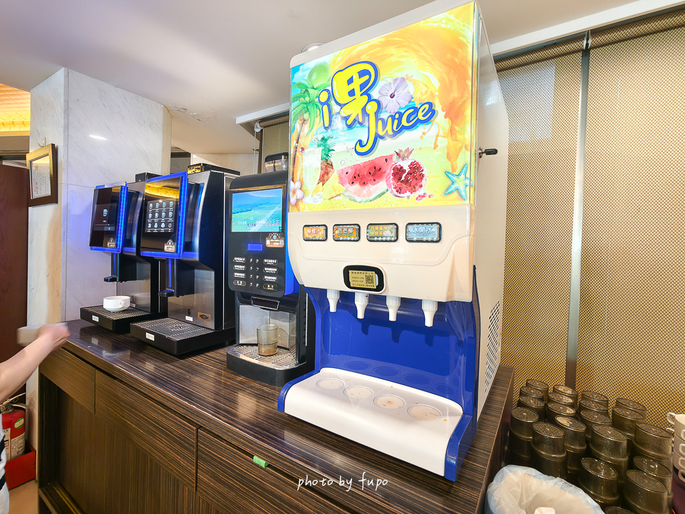 礁溪中冠礁溪大飯店｜礁溪超狂玩水飯店，飯店就有全宜蘭最強星河傳說水世界、五層樓 360 度滑水道，走路直達湯圍溝公園
