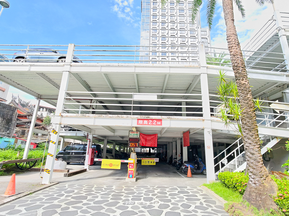 礁溪中冠礁溪大飯店｜礁溪超狂玩水飯店，飯店就有全宜蘭最強星河傳說水世界、五層樓 360 度滑水道，走路直達湯圍溝公園