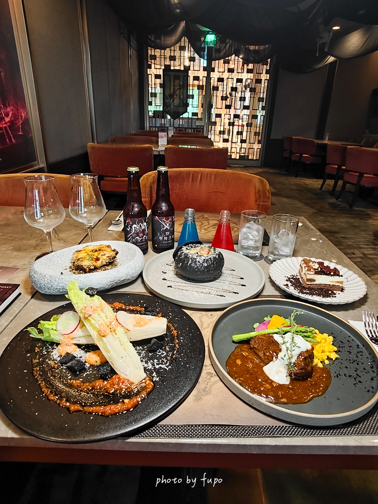 2026 台北六福萬怡酒店住宿推薦|南港飯店開箱,超狂指定假日不加價,行政酒廊餐飲與酒品暢飲、自助早餐及四人入住優惠 2026 台北六福萬怡酒店住宿推薦|南港飯店開箱,超狂指定假日不加價,行政酒廊餐飲與酒品暢飲、自助早餐及四人入住優惠