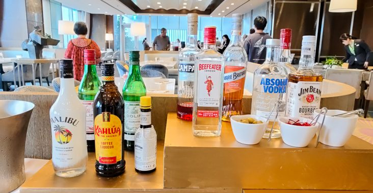 2026 台北六福萬怡酒店住宿推薦｜南港飯店開箱，超狂指定假日不加價，行政酒廊餐飲與酒品暢飲、自助早餐及四人入住優惠 @小腹婆大世界
