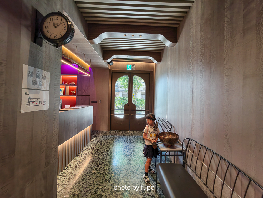 瑞芳住宿推薦2026｜芳印鐵旅Fun inn，最新鐵道主題飯店，房內看火車，走路就到瑞芳火車站，近九份金瓜石猴硐