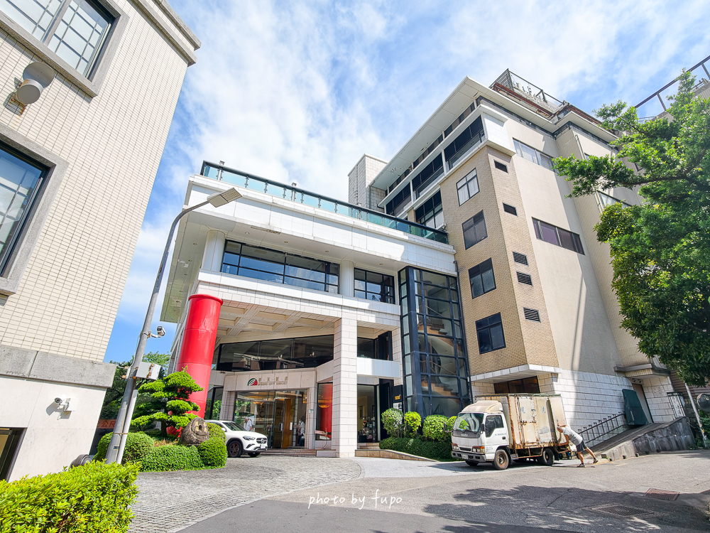 北投溫泉飯店推薦｜北投春天酒店：北投唯一最大露天風呂、白磺原湯房內泡湯，親子榻榻米房優缺點開箱