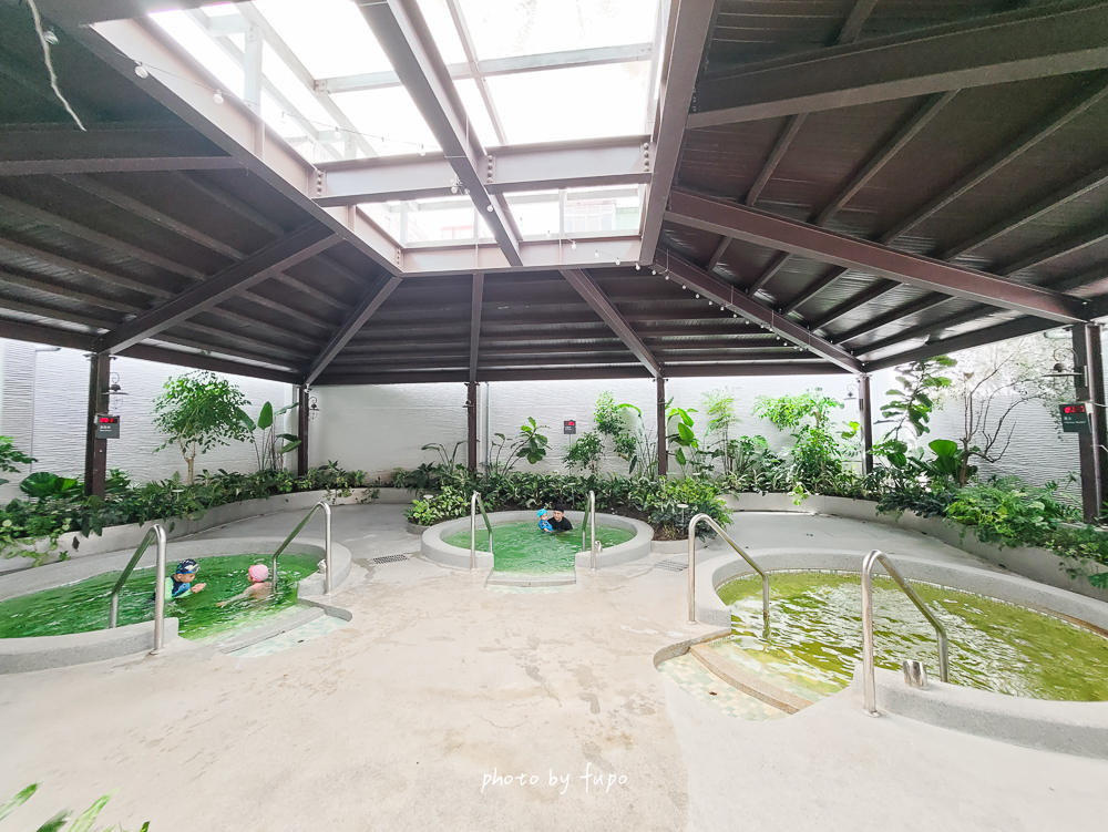 礁溪住宿推薦｜隱藏巷弄裡「冠翔泉旅」開箱，湯圍溝公園旁綠建築溫泉飯店，房間就可以泡湯，早餐可以吃到13:00，不怕曬半露天大眾風呂，優缺點老實說