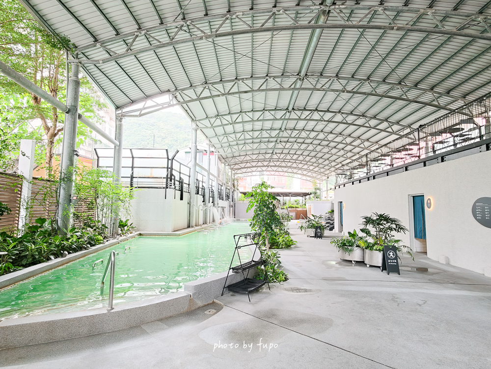 礁溪住宿推薦｜隱藏巷弄裡「冠翔泉旅」開箱，湯圍溝公園旁綠建築溫泉飯店，房間就可以泡湯，早餐可以吃到13:00，不怕曬半露天大眾風呂，優缺點老實說