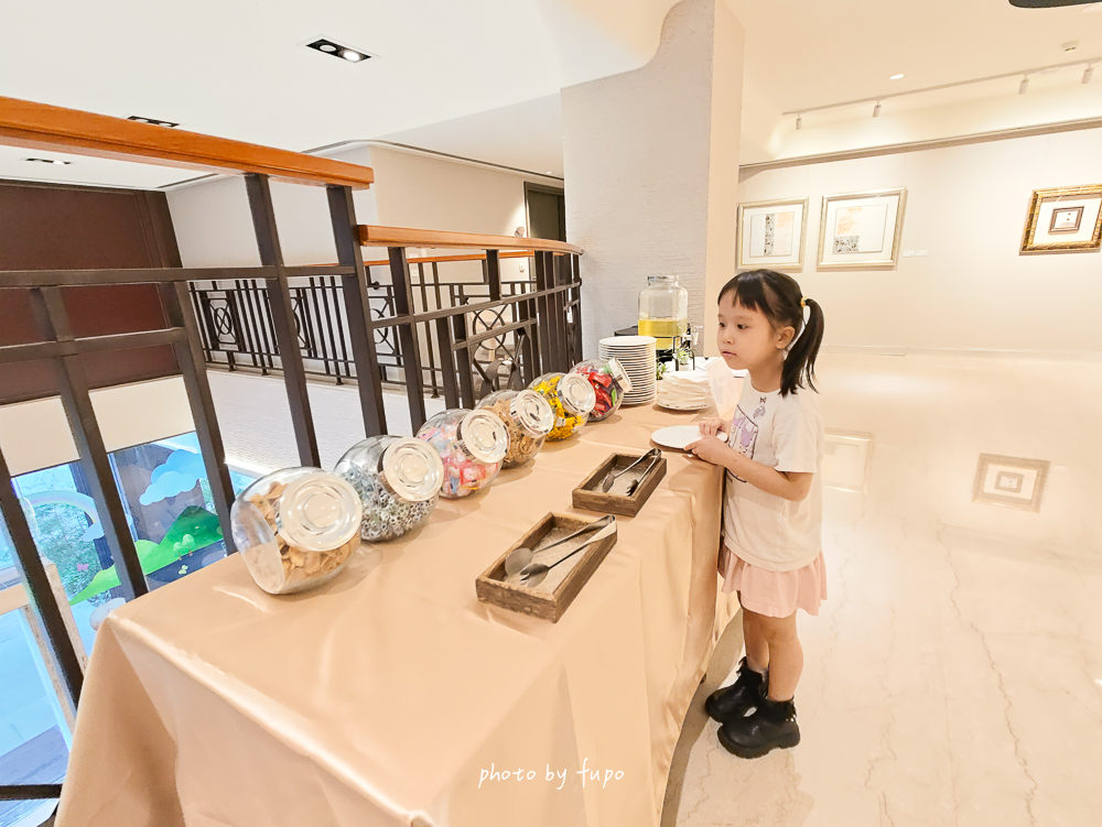 礁溪住宿推薦｜隱藏巷弄裡「冠翔泉旅」開箱，湯圍溝公園旁綠建築溫泉飯店，房間就可以泡湯，早餐可以吃到13:00，不怕曬半露天大眾風呂，優缺點老實說
