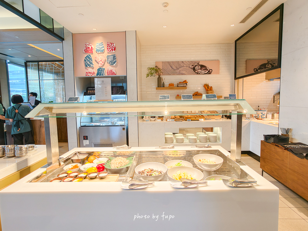 新莊住宿推薦｜新莊凱悅嘉軒酒店親子住宿開箱！戶外泳池、最新親子互動區、自助洗衣間、免費宏匯廣場接駁車