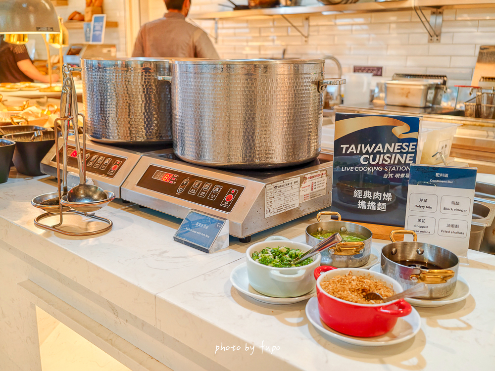 新莊住宿推薦｜新莊凱悅嘉軒酒店親子住宿開箱！戶外泳池、最新親子互動區、自助洗衣間、免費宏匯廣場接駁車