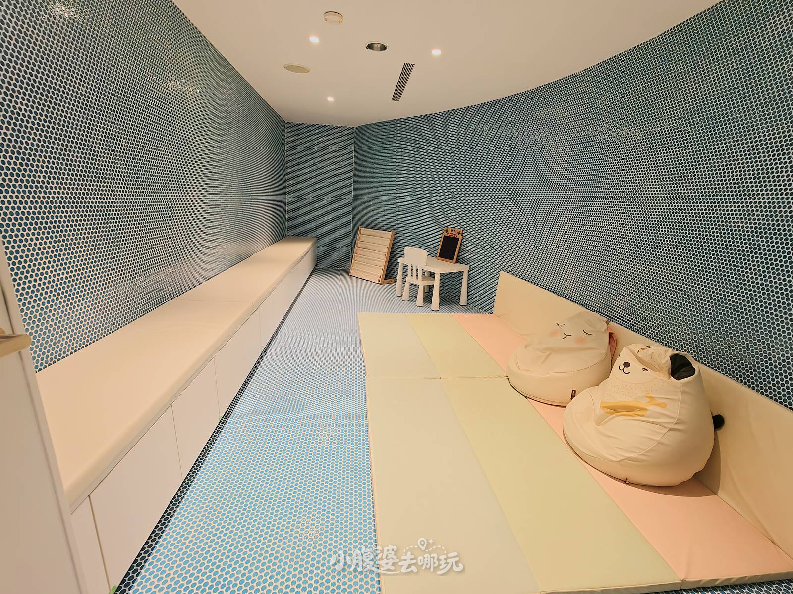 2026台中國美館兒童藝術基地好玩嗎?免門票、預約方式、場次時間,五大洞穴木頭車、塗鴉牆、繪本區一次玩