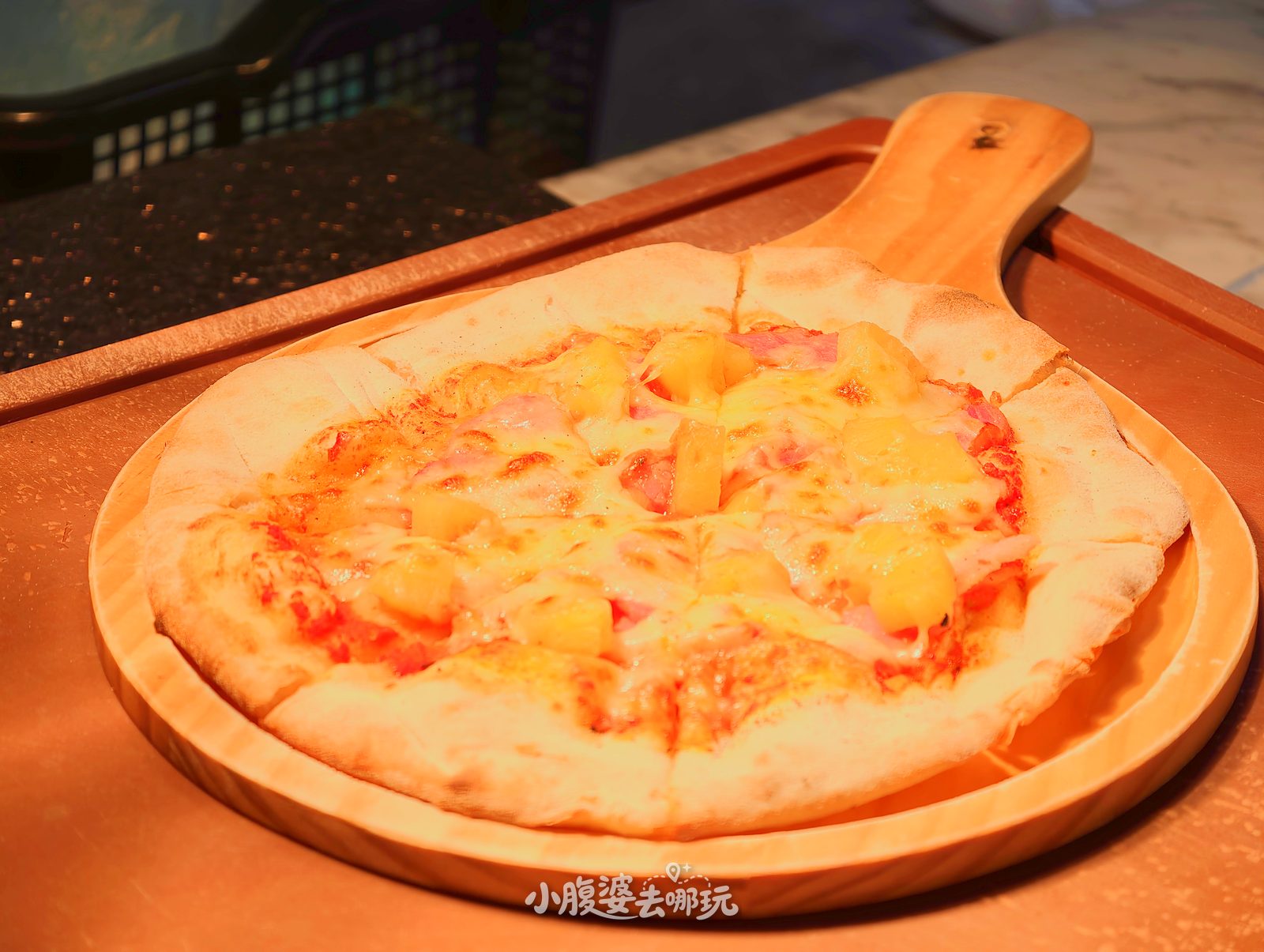 2026宜蘭礁溪親子飯店|品文旅礁溪 HOTEL PIN 開箱,房間就能泡湯、室內兒童戲水池、披薩DIY、迎賓點心+晚間點心、樹屋露營房一次看