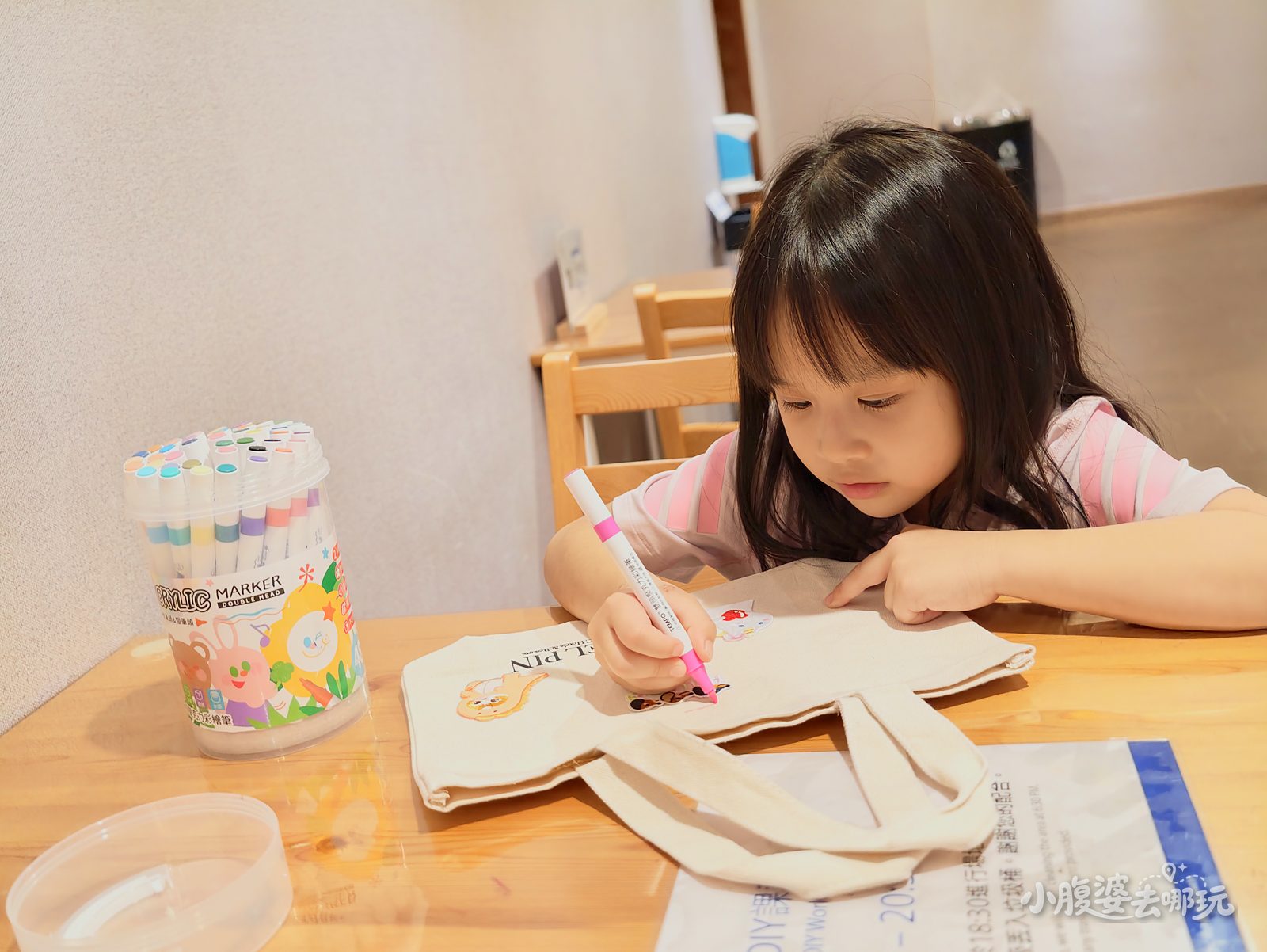 2026宜蘭礁溪親子飯店|品文旅礁溪 HOTEL PIN 開箱,房間就能泡湯、室內兒童戲水池、披薩DIY、迎賓點心+晚間點心、樹屋露營房一次看